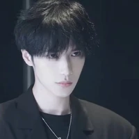 Luân Kiệt Trì - taur