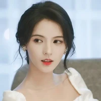 Lý Thiên Ân ( mẹ cô)