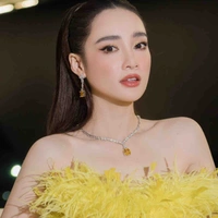 Nhã Phương- mẹ Ngọc