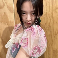 Kim Jennie ( em )