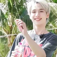 Nghiêm Hạo Tường.