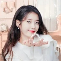 LaIu ( chị 2 Lisa)