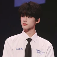 Uông Tuấn Hy_hắn