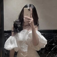 Nguyễn Thị Nga( mẹ của Nguyễn Hoàng ly)