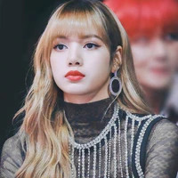 Lisa - Em gái Levi