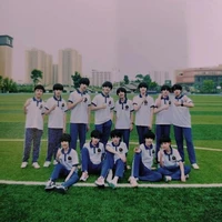 Nhóm học sinh cấp 2