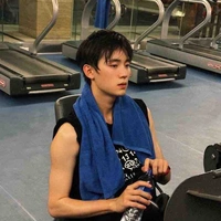 Người đẹp biết ỉa