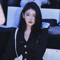 Lam Nhu (staff của 2 cô)