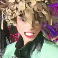 mấy Anh cai ngục