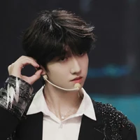 Đồng Vũ Khôn/hắn/