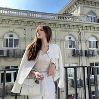 Mẹ anh