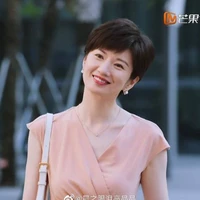 Hạ Mai(mẹ Hạ Tử Thu)