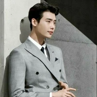Jong-Suk Manoban [ Ông - Appa cô ]