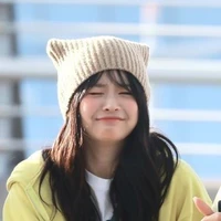 Hanni ( nàng )