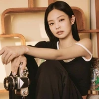 𝐊𝐈𝐌 𝐉𝐄𝐍𝐍𝐈𝐄