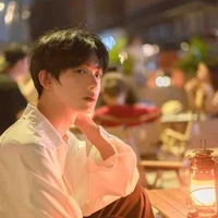 Tề Lục Tần Thiên - anh trai của nó