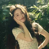 Ngô Huỳnh Tuệ Ninh - chị 3 của anh