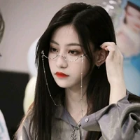 viên nhất kỳ  (bạn cô)
