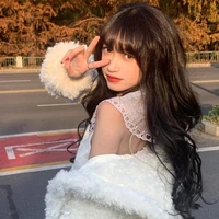 Tạ Linh Nhi - cô