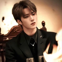 LƯU DIỆU VĂN *hắn*