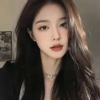 Khắc Lục Khánh Uyên(cô)