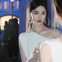 Ninh Nguyễn An Nhiên (chị cô)