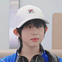 Trần Dịch Hằng/anh/
