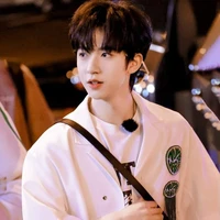 Hạ Tuấn Lâm-Hạ nhi🐰(bạn🐬)