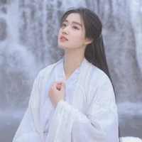 Cẩm La [ cô ]