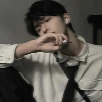 Vương Dư Khánh_hắn