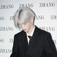 Vương Khải Trì_hắn