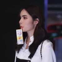 Charlotte Austin - nàng