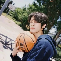 Vương Nhất Quân / Giáo Hoàng