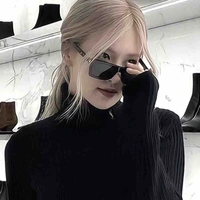 Rose(cô)