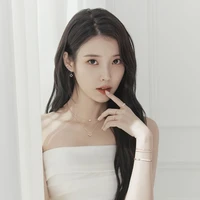 Lee Ji-Eun ( IU) chị