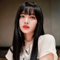 Lalisa Manoban[bạn của cô]