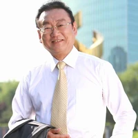 Trần Lí Băng- bố nữ 9