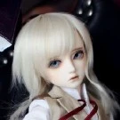 min(bạn thân lisa/người yêu ron)