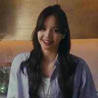 Lalisa Manobal ( cô )