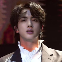 Kim SeokJin: Em