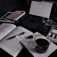 Tác giả thân yêu ây