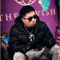 Vũ Ngọc Chương(Right)