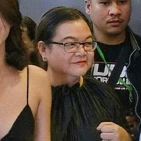 Bà Armstrong