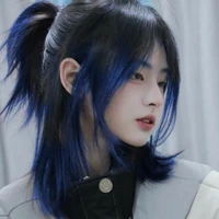 Kangjeon Young-hee ( em út )
