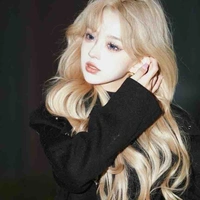 Hàn Nhược Uyển ( mẹ anh)