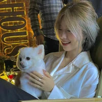 Lí Hoàng Nga(Any+nó)