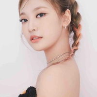 Ning Yizhuo (Ningning)