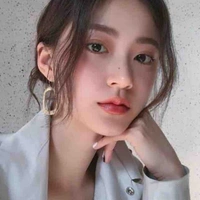 Cô Park chủ nhiệm lớp 12E5