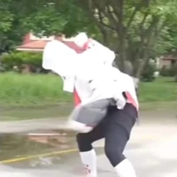 606