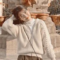 IU